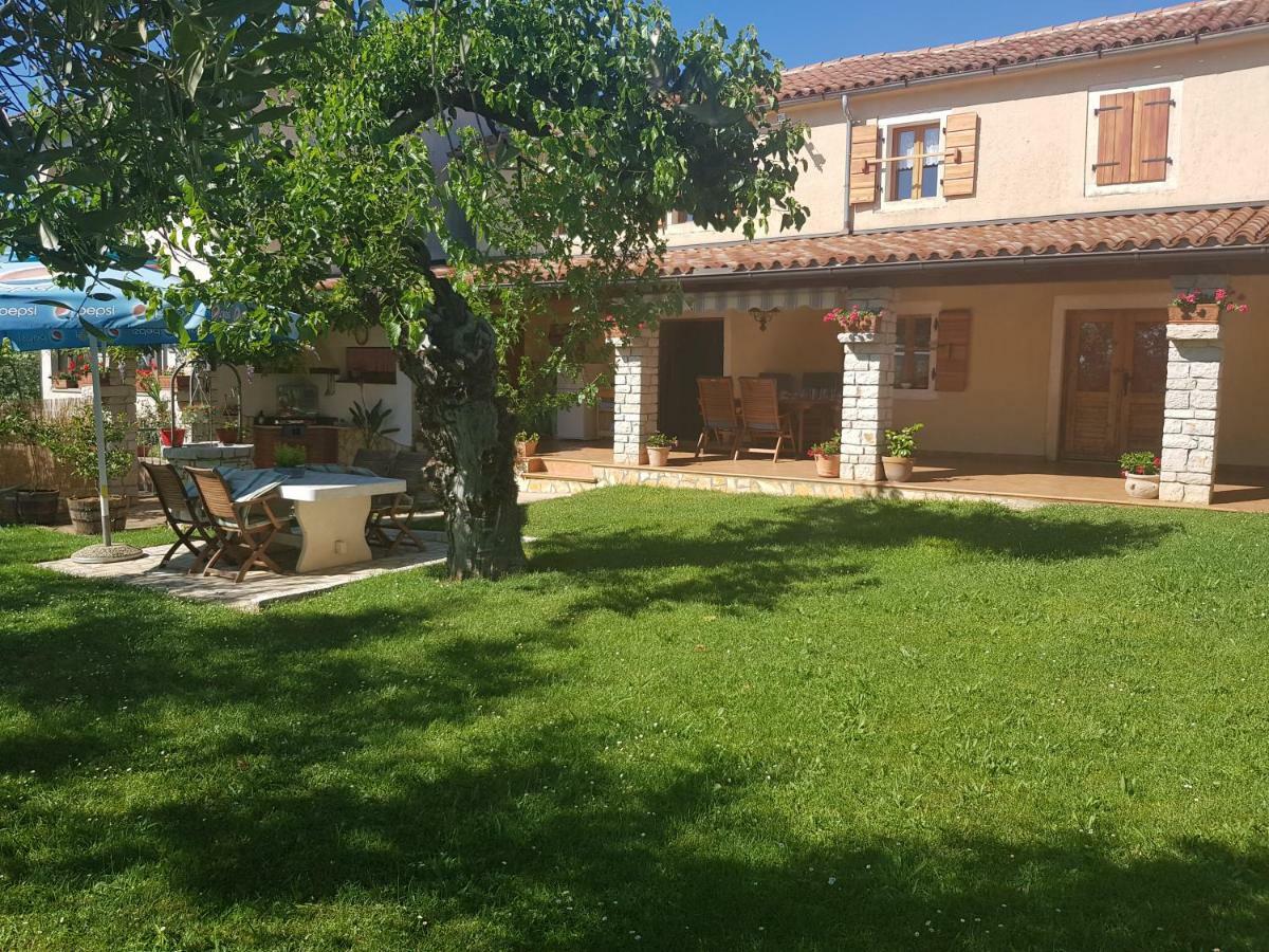 Vila Casa Istria Buje Exteriér fotografie