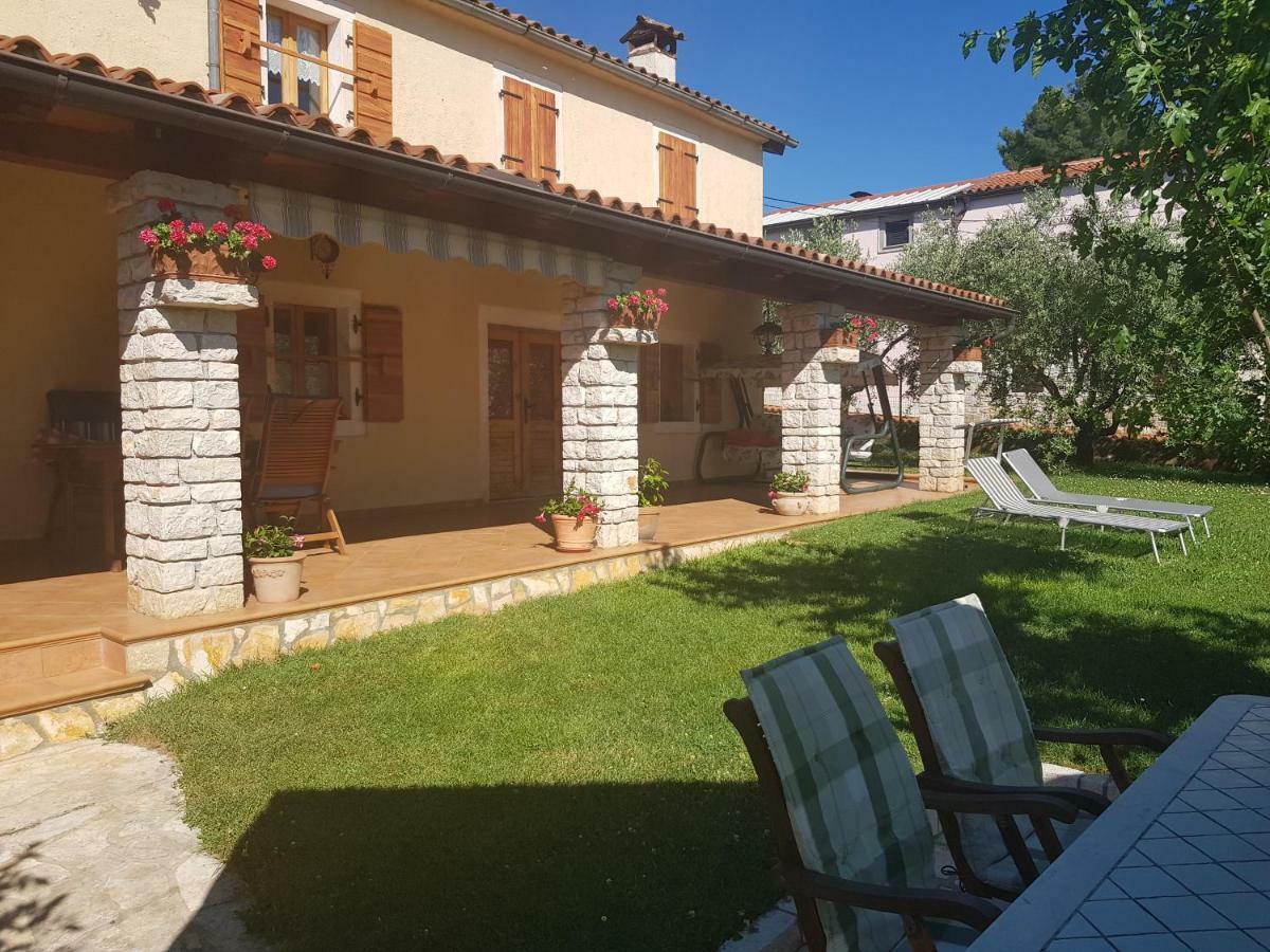 Vila Casa Istria Buje Exteriér fotografie